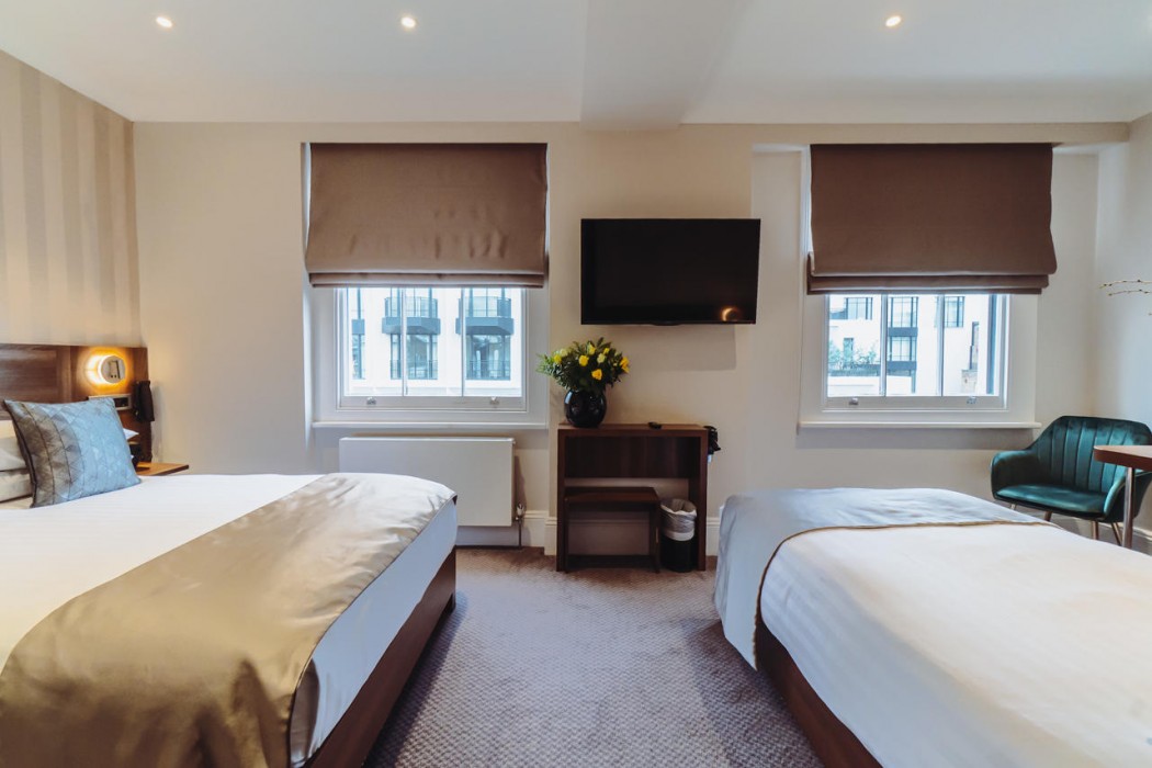 London House Hotel 25/75