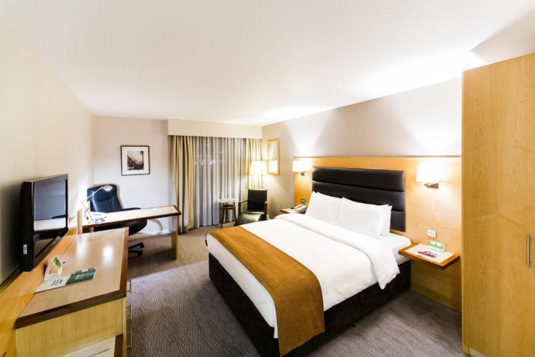 Holiday Inn London Brentford Lock 17/60