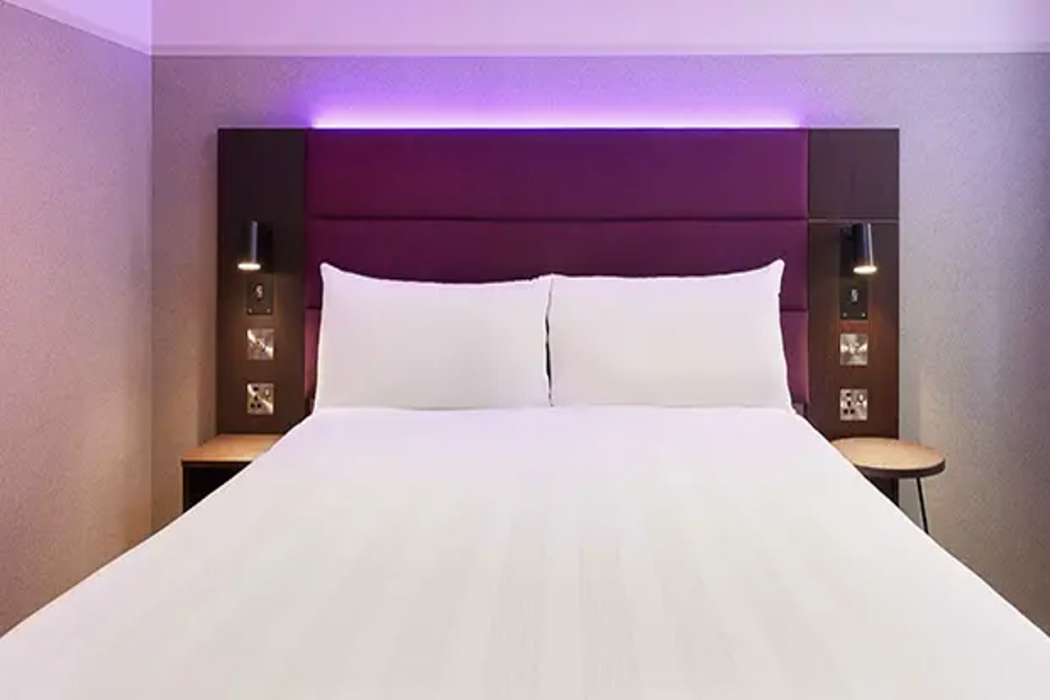 Premier Inn London Heathrow Airport T2 And T3 Bath Road 20/58