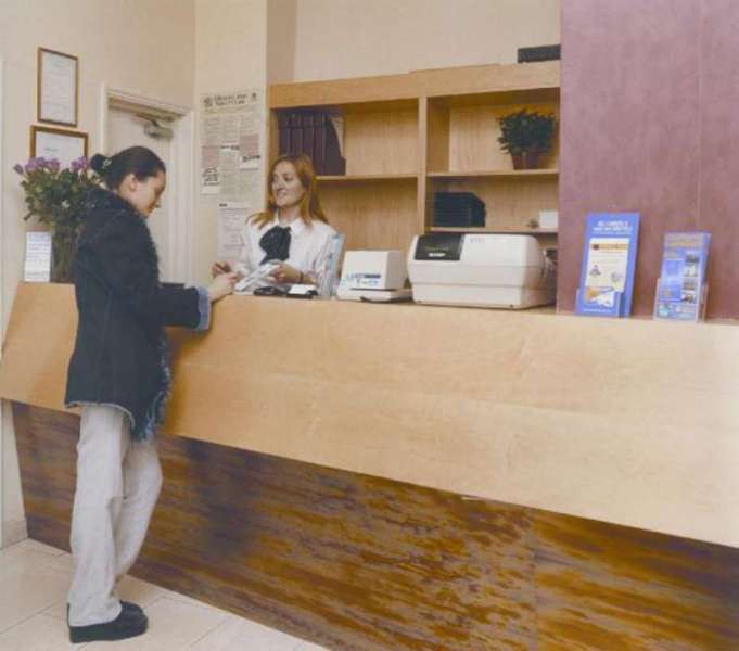 Reem Hotel 8/65