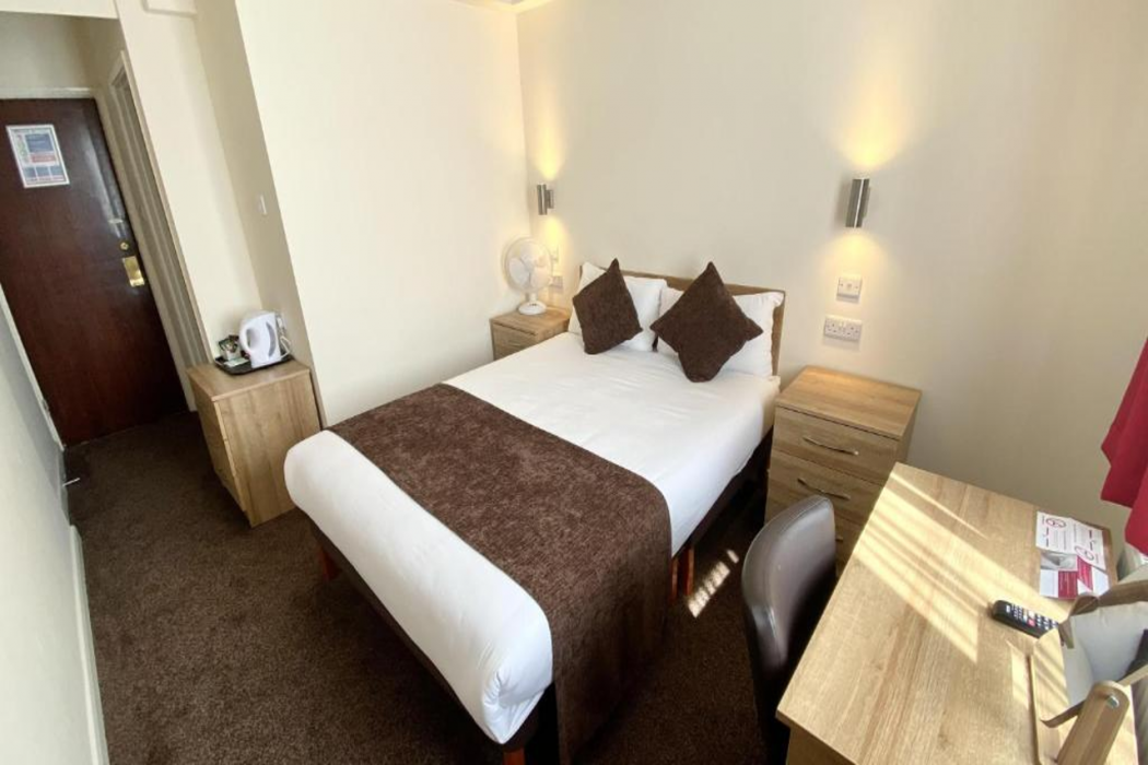 Russ Hill Hotel Gatwick 11/62