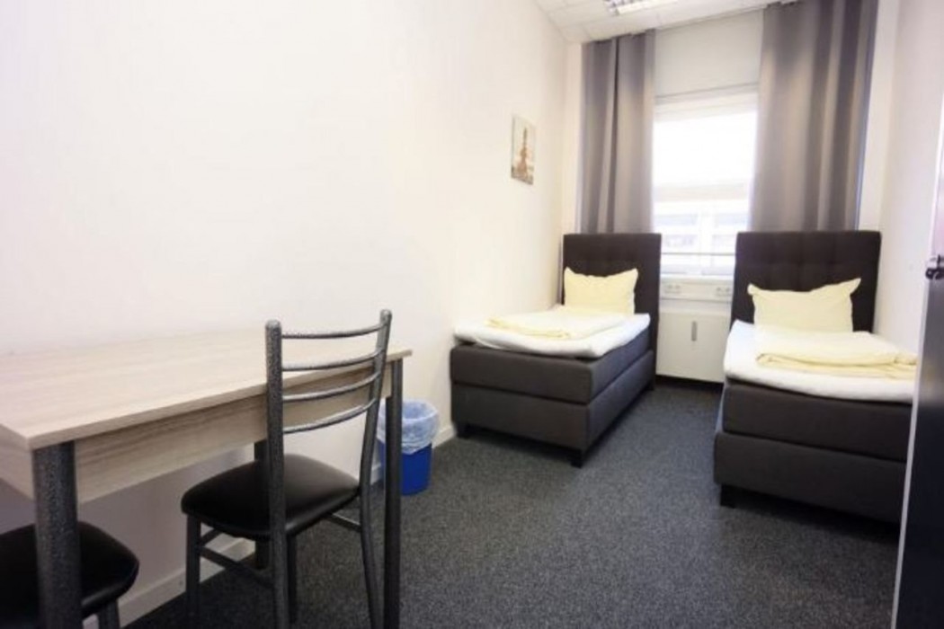 Low Budget Hostel 18/53