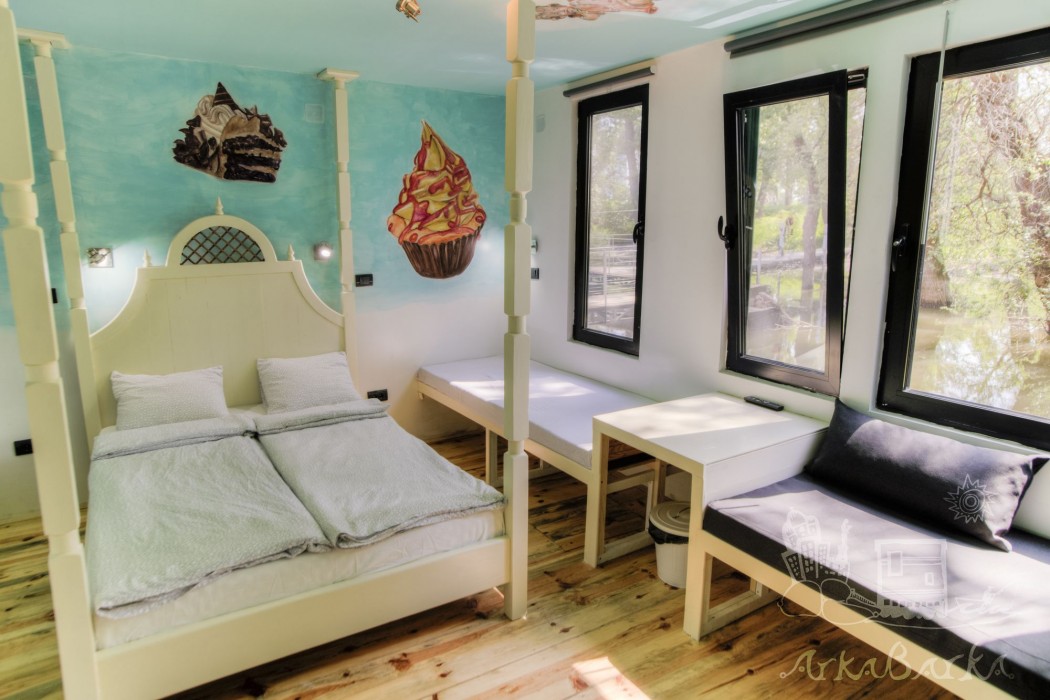 Arkabarka Floating Hostel And Apartments 27/83