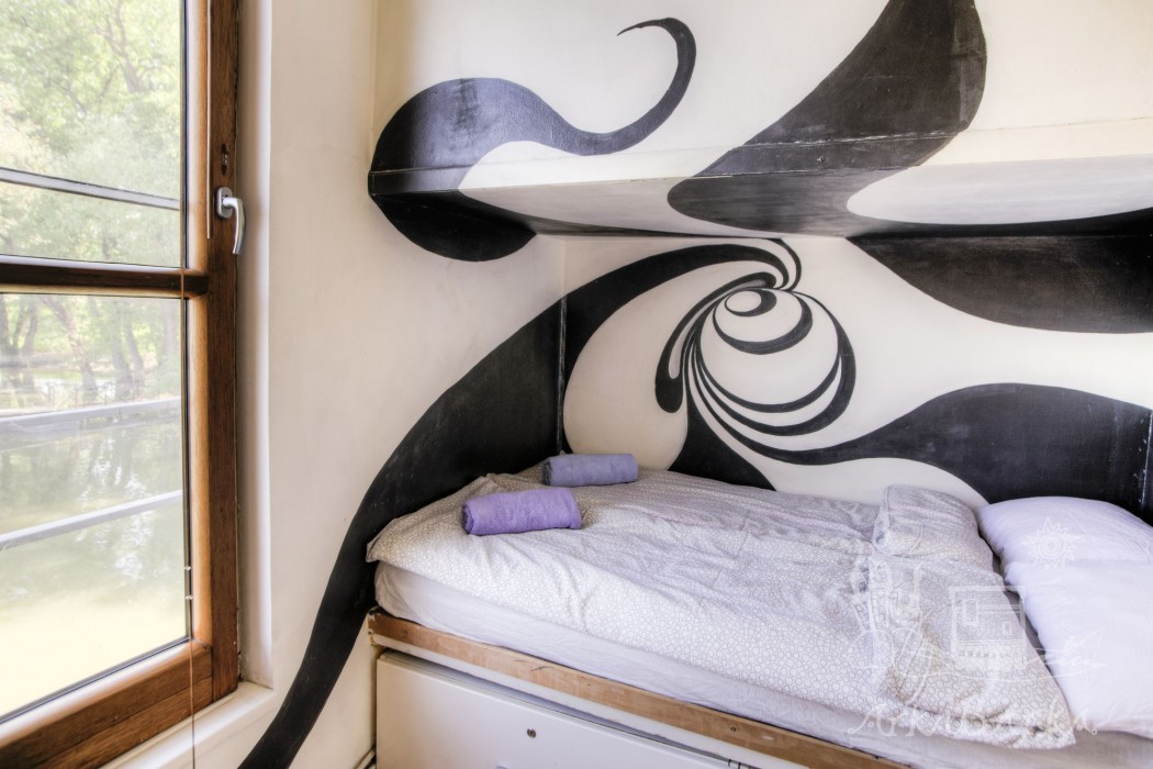 Arkabarka Floating Hostel And Apartments 26/83