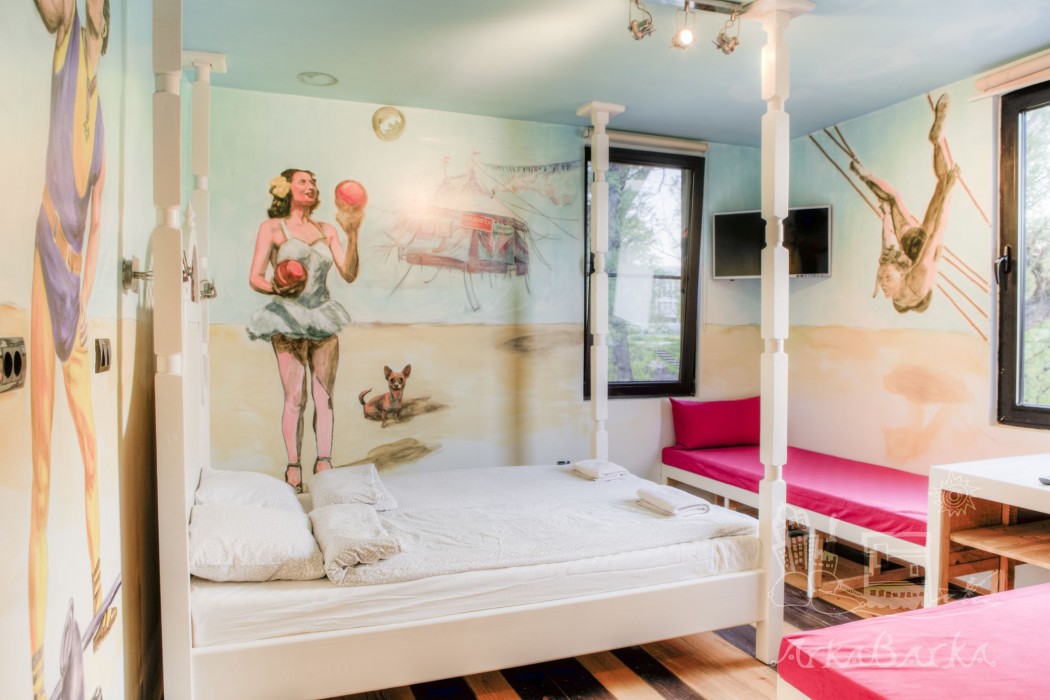 Arkabarka Floating Hostel And Apartments 21/83