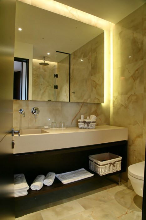 Maccani Luxury Suites 36/85
