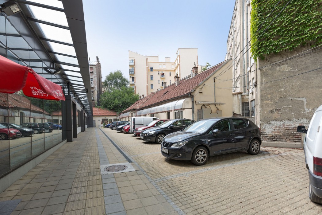 Maccani Luxury Suites 63/85