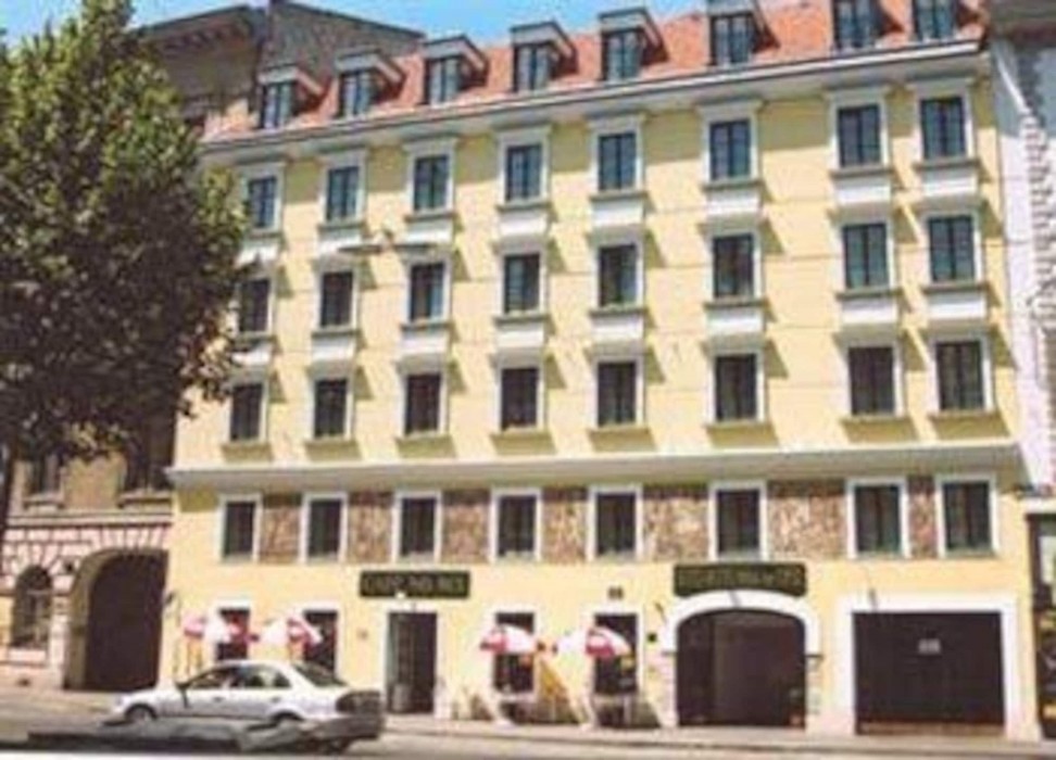Suite Hotel 900 M Zur Oper 6/17