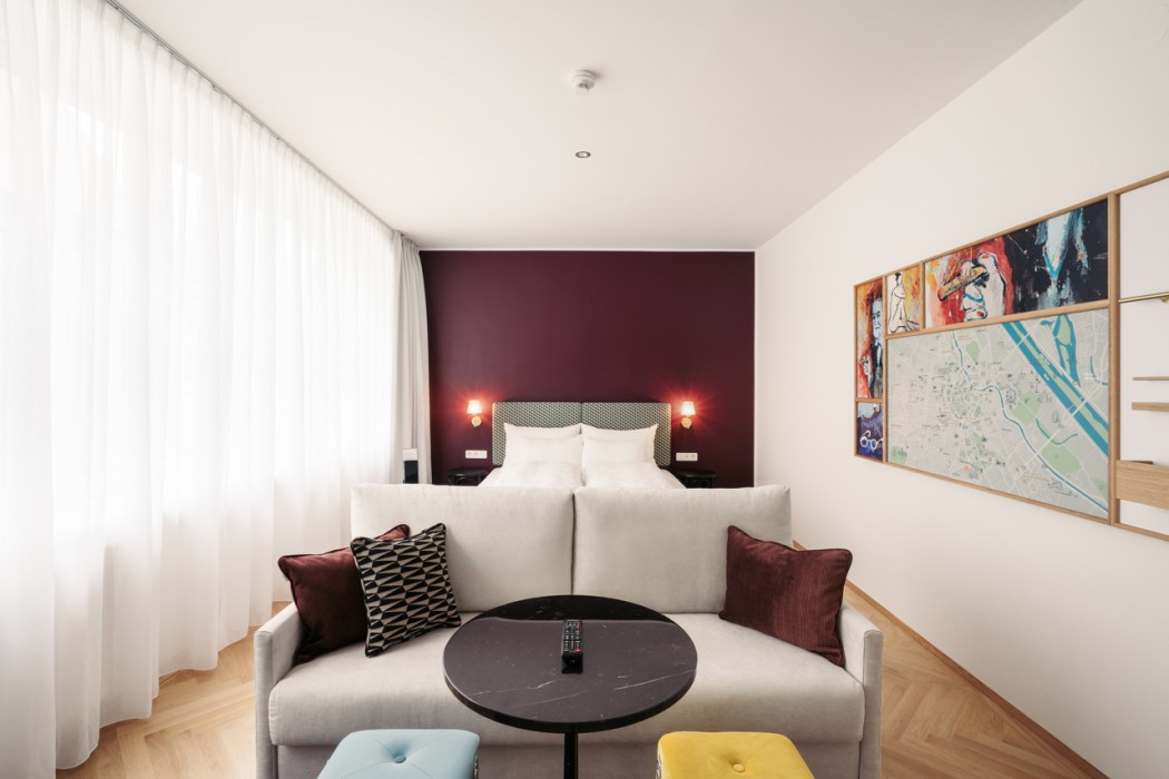 Hotel Schani Salon 8/48