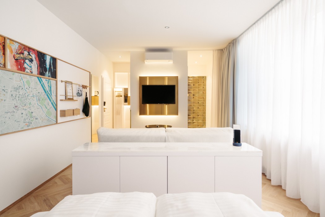 Hotel Schani Salon 6/48