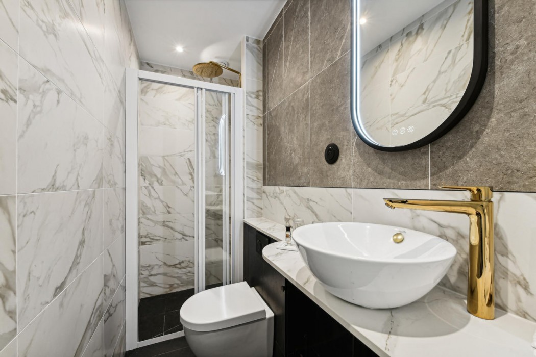 Hotel Mondial 23/100