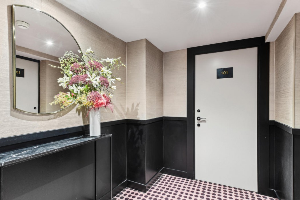 Hotel Mondial 22/100
