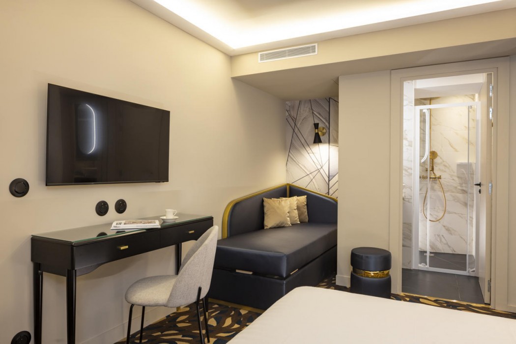 Hotel Mondial 41/100