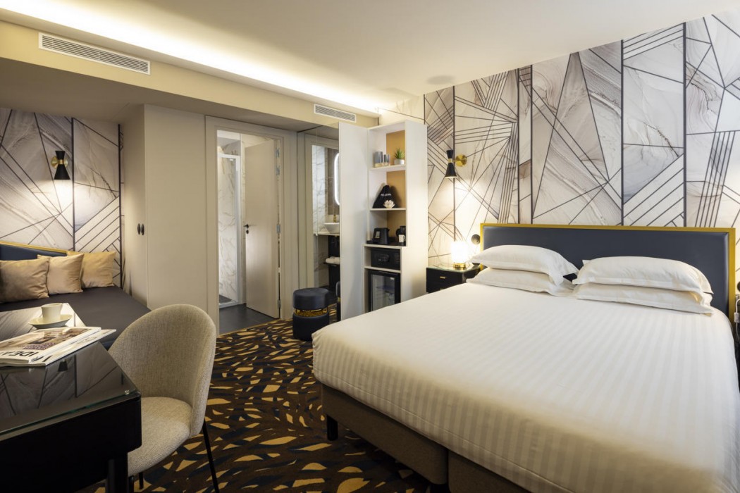Hotel Mondial 49/100