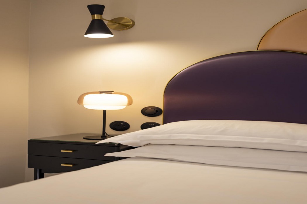 Hotel Mondial 36/100