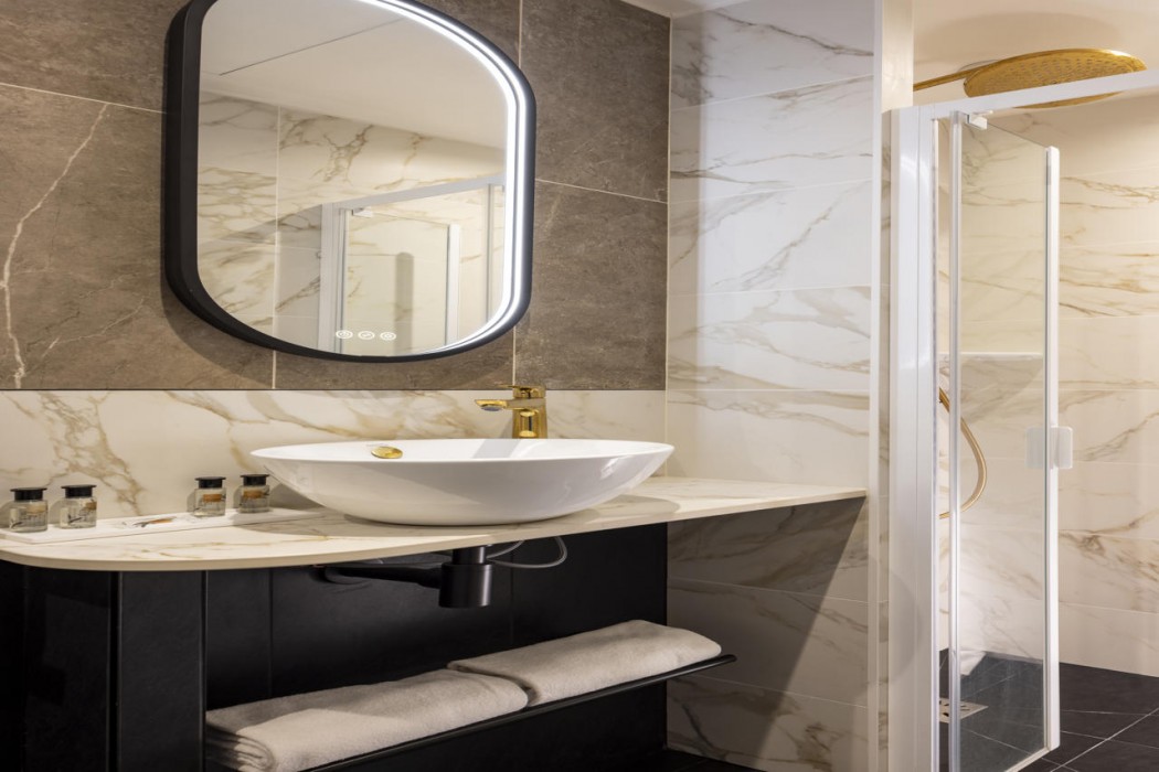Hotel Mondial 54/100