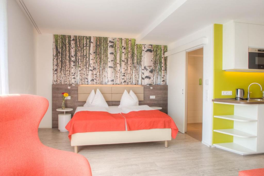 Eco-Suite Hotel 12/34