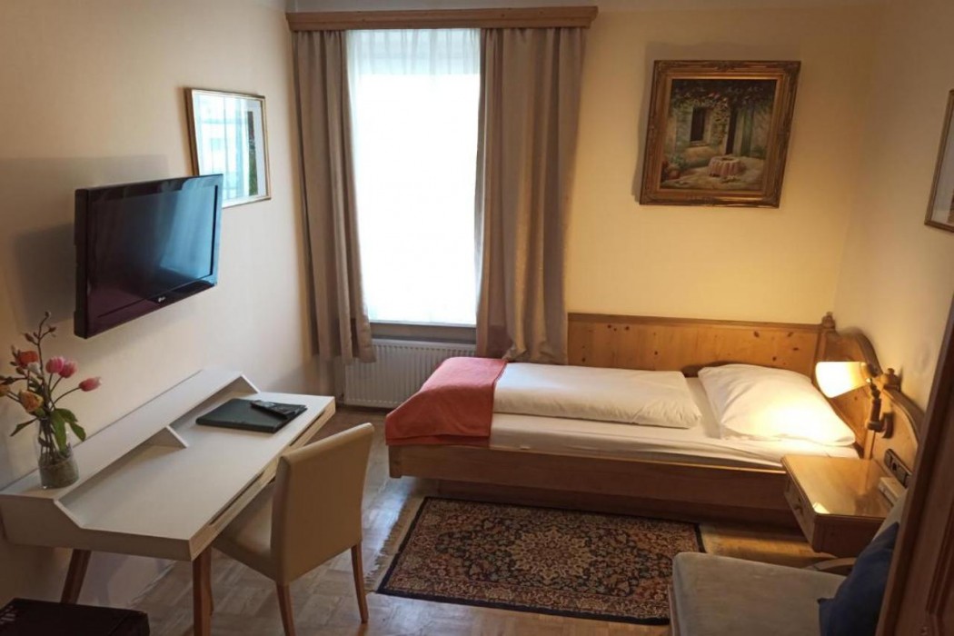 Adlerhof 14/66