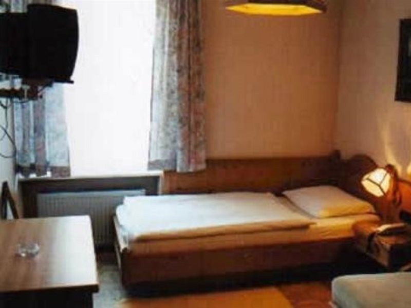 Adlerhof 35/66