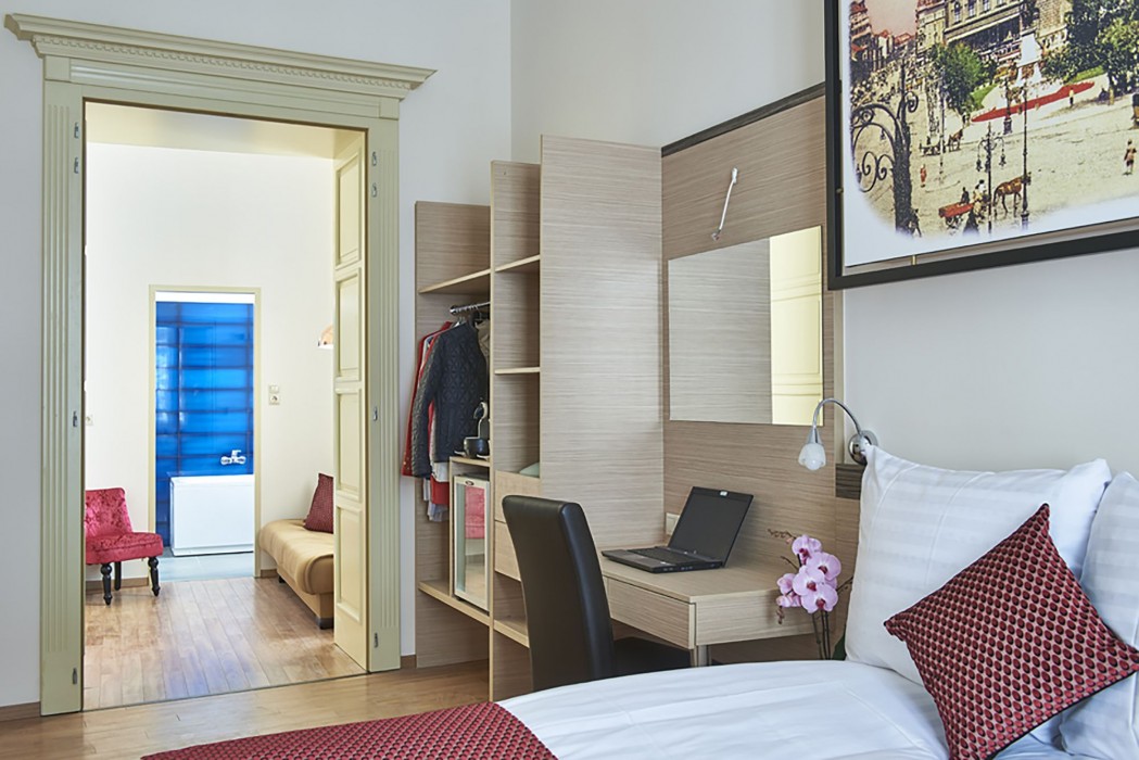 Lion Premium Hotel 33/85