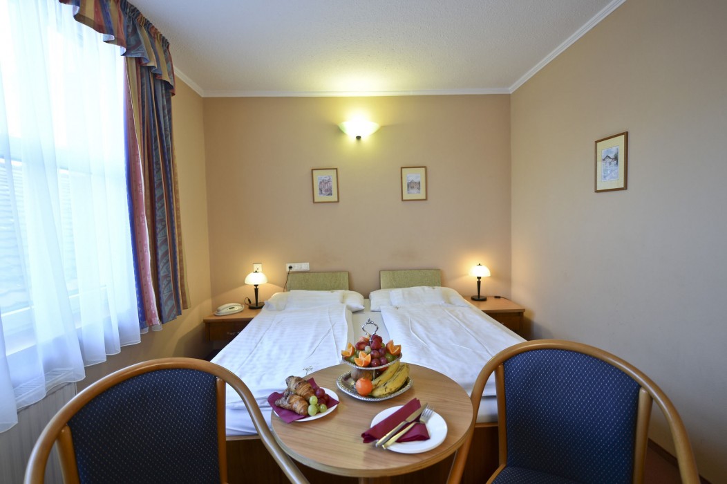 Hotel Unicornis 51/83