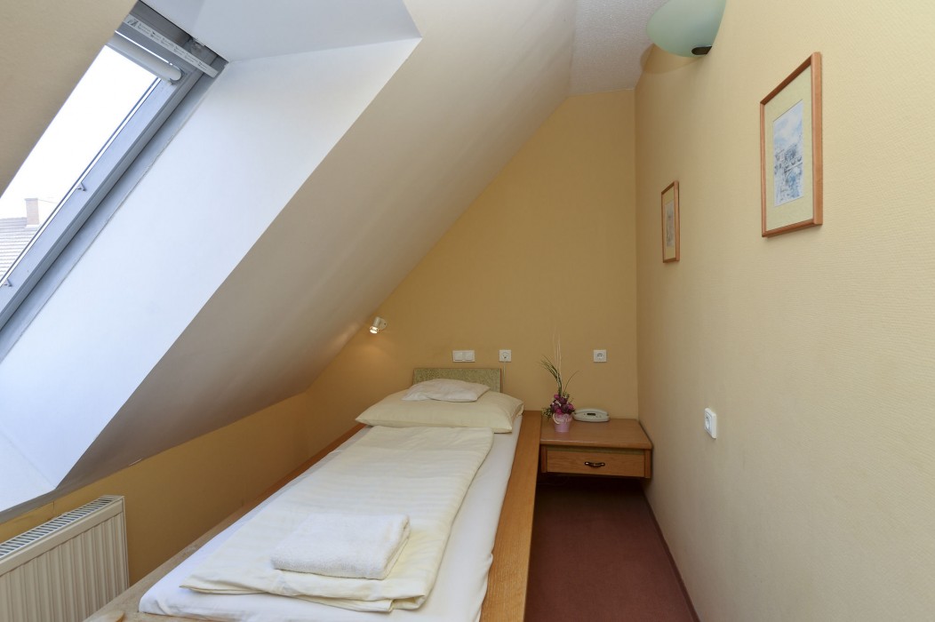 Hotel Unicornis 47/83