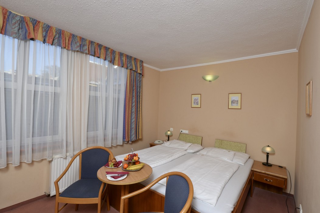 Hotel Unicornis 24/83
