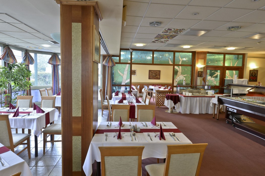 Hotel Unicornis 18/83