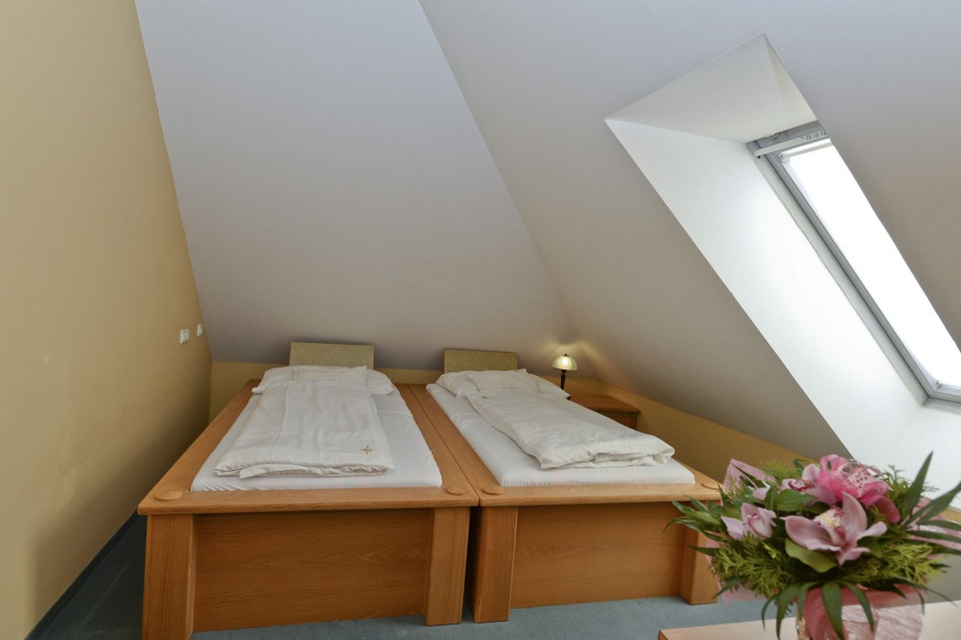 Hotel Unicornis 42/83