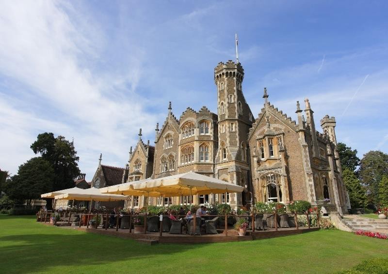 Oakley Court 3/26