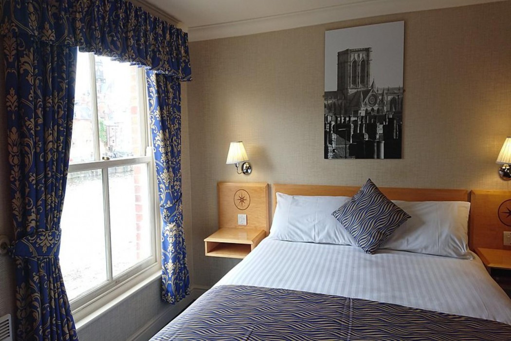 The Queens Hotel and Victoria Cloisters 54/82