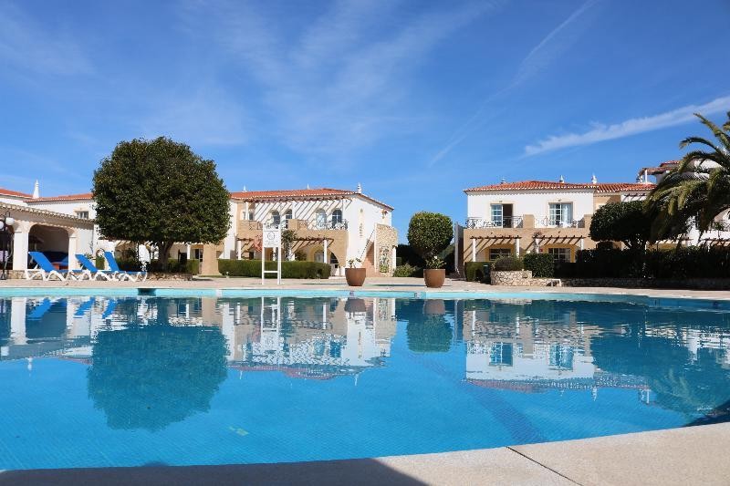Cvl Club House 24/100