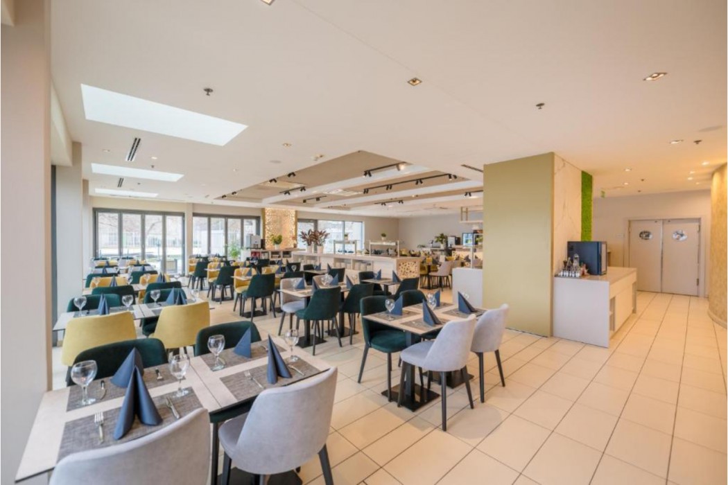 Expo Tower Hotel by Mellow Mood Hotels 67/82