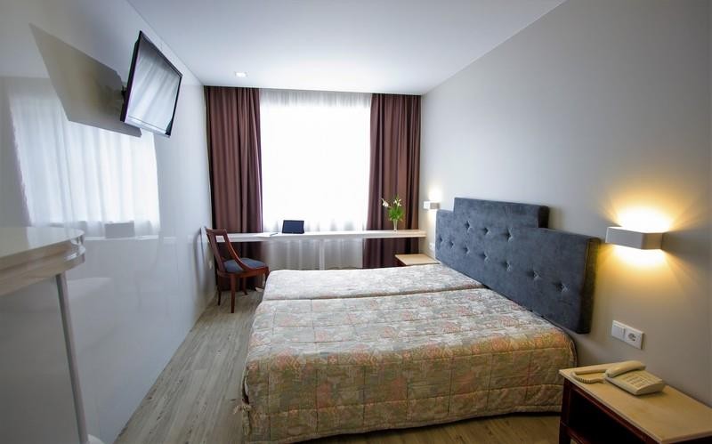 Hotel Avenida 63/78