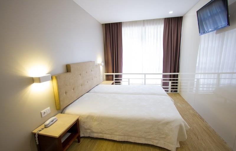 Hotel Avenida 19/78