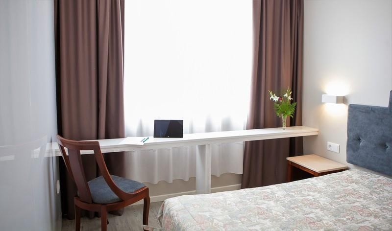 Hotel Avenida 27/78