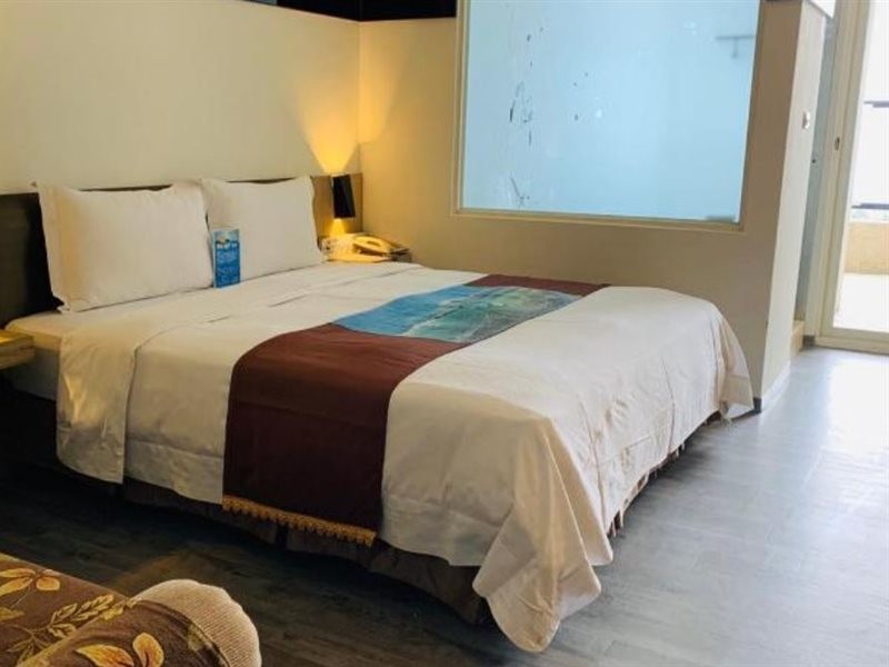 Ocean Hotel 20/39
