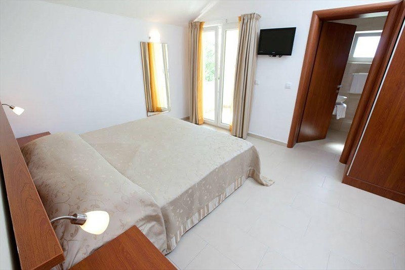 Vila 4M - Boarding House And Apartments 8/63