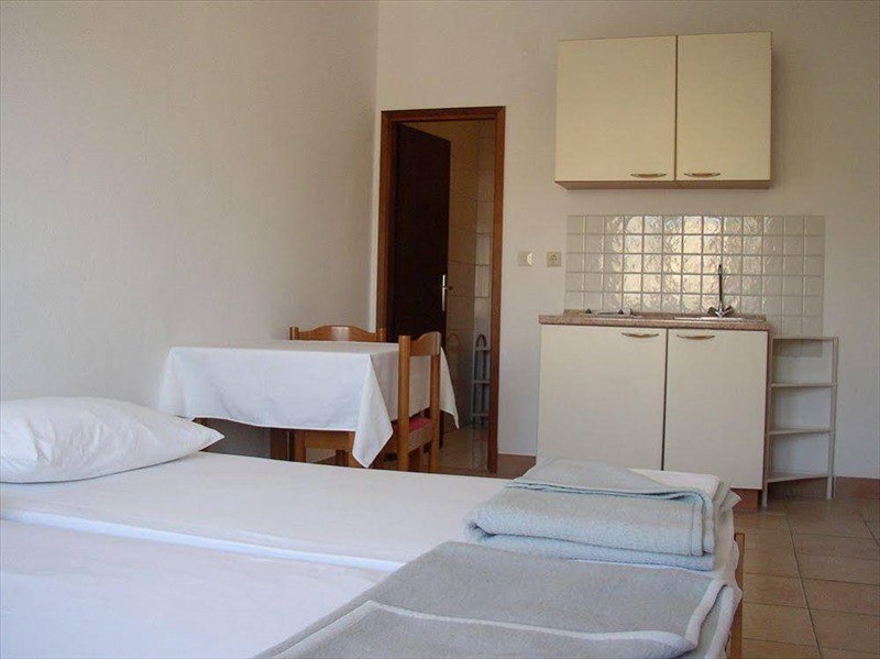 Vila 4M - Boarding House And Apartments 11/63