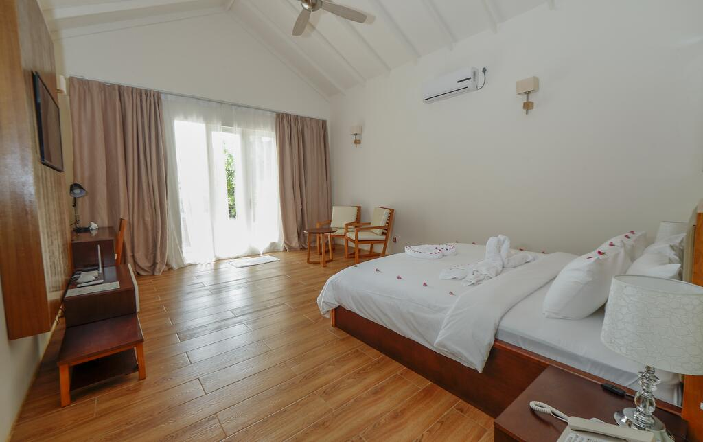Hondaafushi Island Resort 12/58