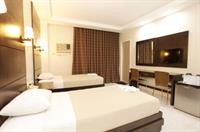 Grand Astoria Hotel 20/35