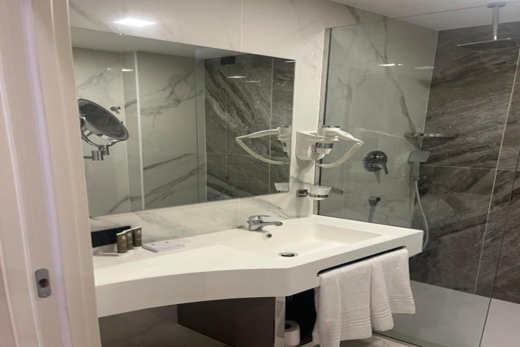 Jr Hotels Bocconi Milano 17/60