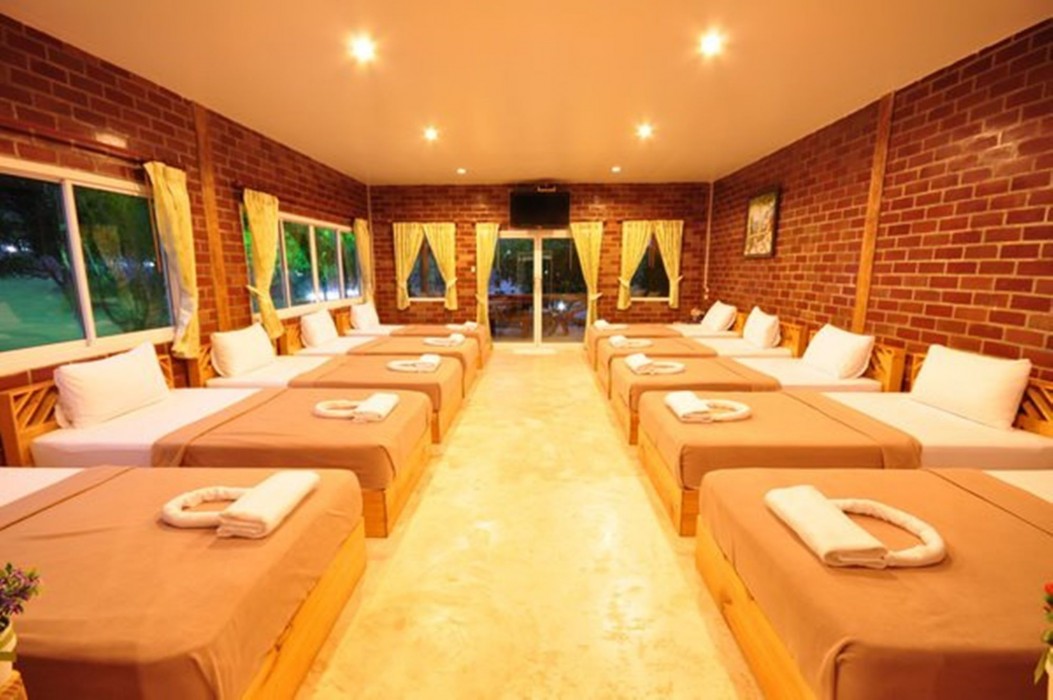 Theerama Cottage Resort 65/84