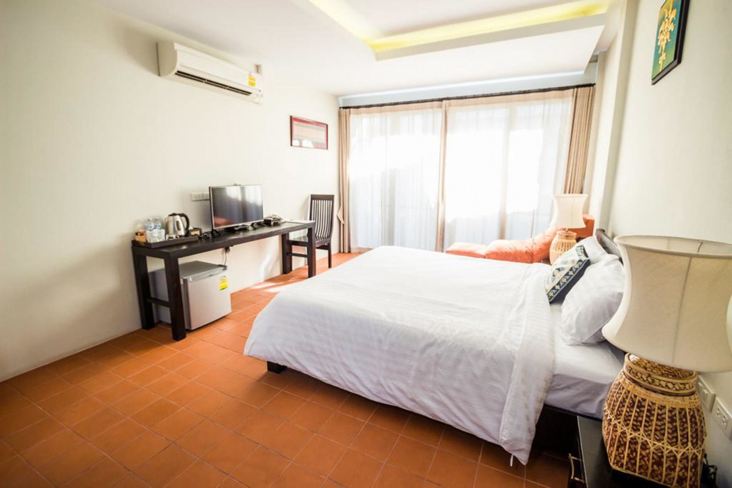 Jamadevi Hotel 33/91