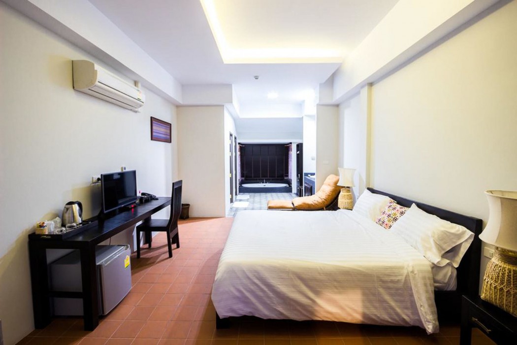 Jamadevi Hotel 26/91