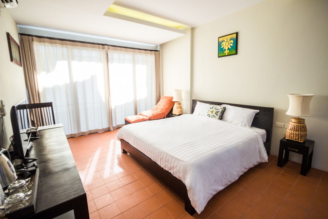 Jamadevi Hotel 38/91