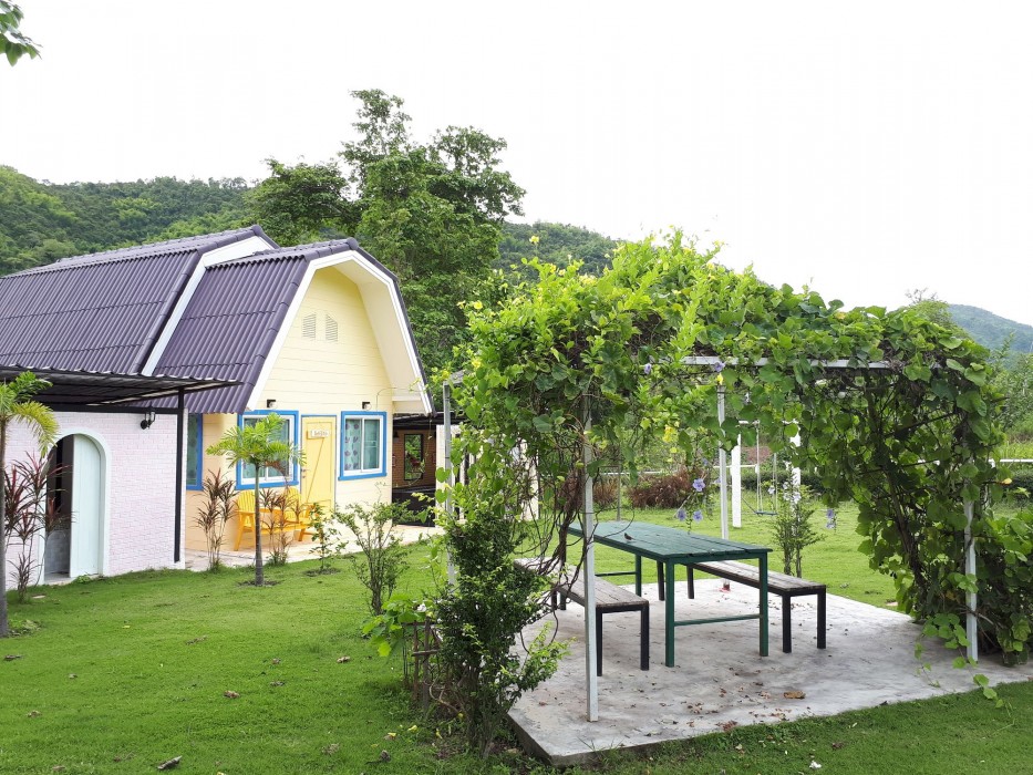 Rak Na Suan Pueng Resort 35/77