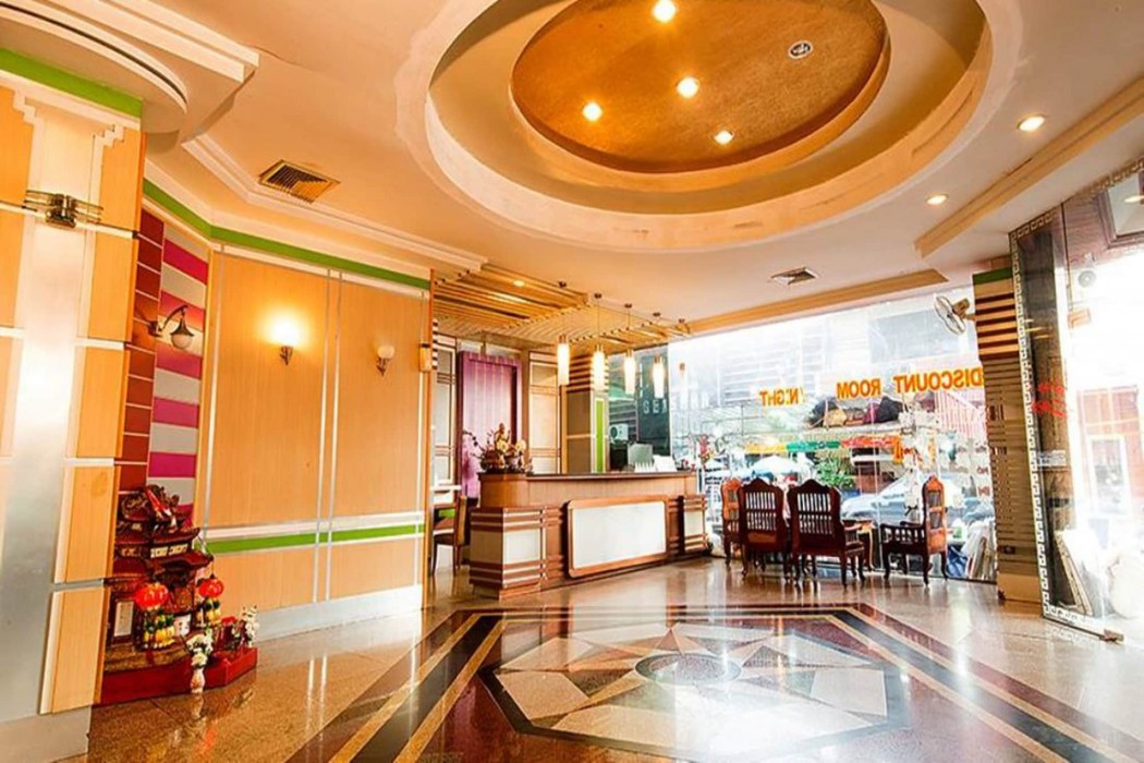 Satit Hotel 26/30