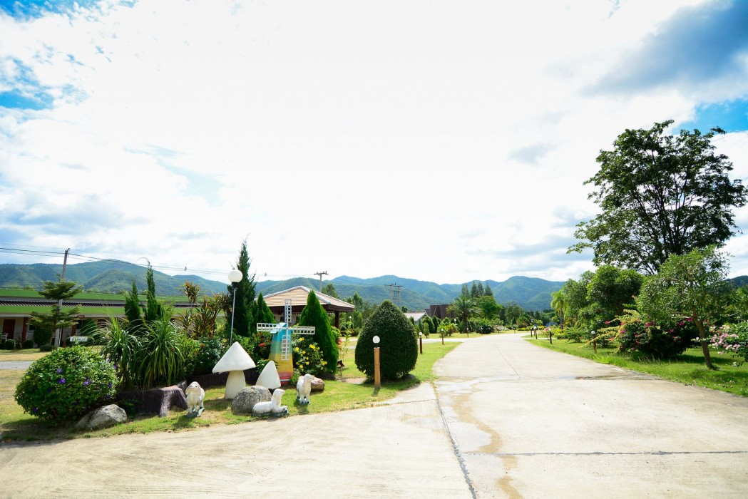 Tanaosri & Creekside Resort 27/68