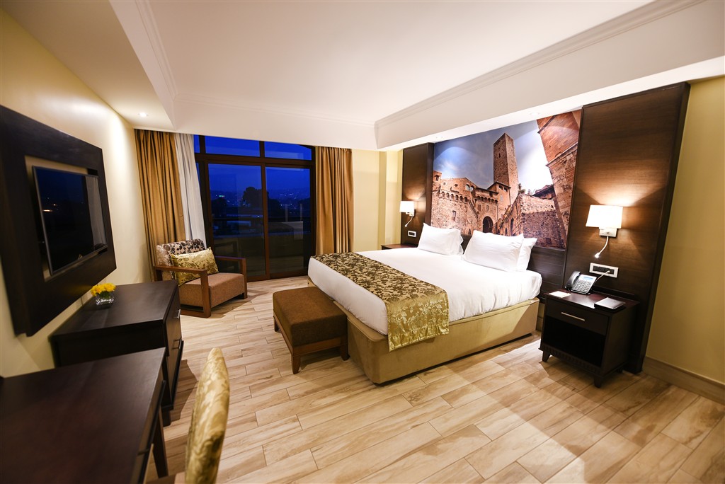 Mestil Hotel And Residences 23/70